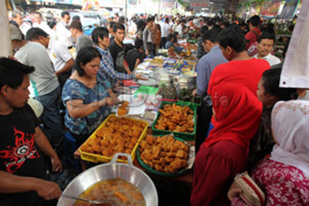Petugas Temukan Makanan Takjil Mengandung Bahan Berbahaya di Makassar