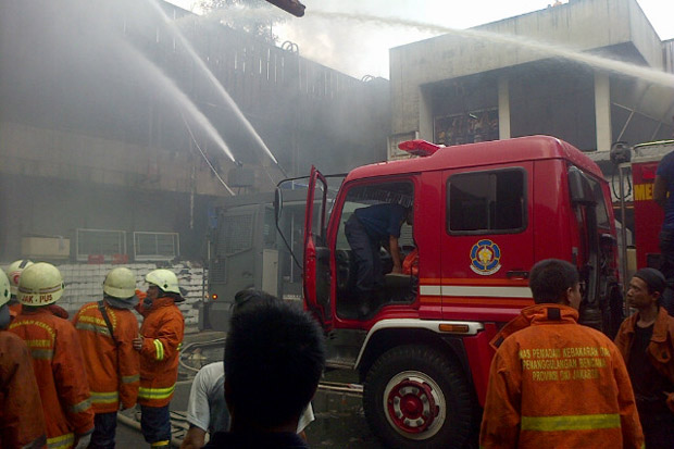 Gedung Sarinah Terbakar, 14 Mobil Damkar Dikerahkan