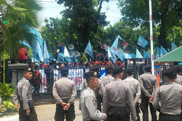 Balai Kota Dikepung Buruh, Polisi Siapkan 500 Personel