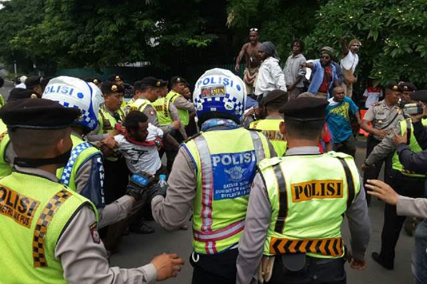 Demo Mahasiswa Papua Dibubarkan karena Tak Berizin