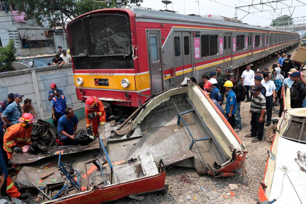 Kondisi Tubuh Korban Kecelakaan KRL vs Metro Mini Banyak Terpisah