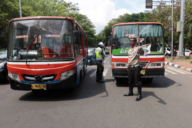 Ini Penyebab Sopir Angkutan Umum Jakarta Ugal-ugalan