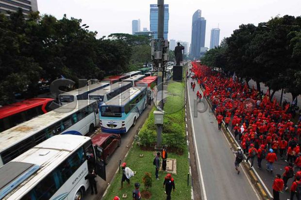 7 Perusahaan di Jakarta Bayar Gaji di Bawah UMP 2015