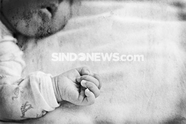 Bayi Laki-laki Terbungkus Sajadah Ditemukan di Trotoar