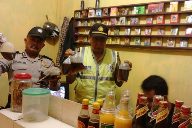 Razia Konser Dangdut, Polisi Amankan Ratusan Botol Miras