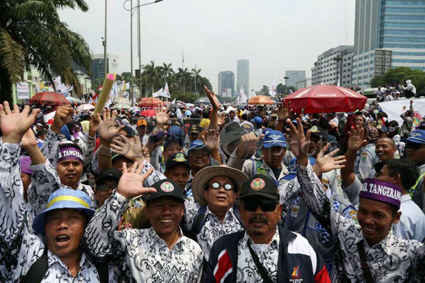 Tuntut Diangkat PNS, Ribuan Tenaga Honorer Akan Geruduk Istana Negara