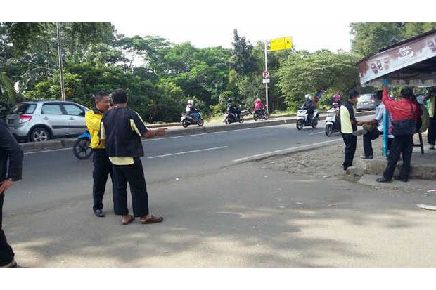 Sopir Taxiku Depok Sweeping di Jalan Raya Bogor