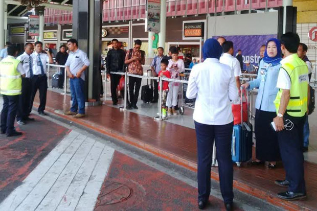 Mogok Massal, Penumpang Taksi Telantar di Bandara Soekarno-Hatta