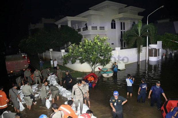 Banjir Surut, DKI Akan Perbaiki Tanggul di Pantai Mutiara
