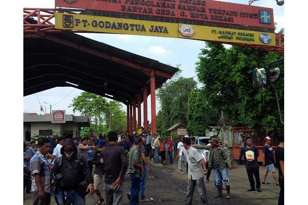 Bekasi Memanas, Massa Blokade TPST Bantar Gebang