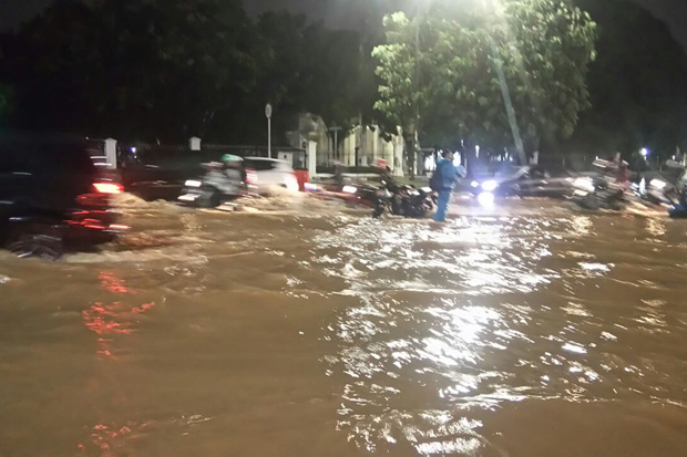 Diguyur Hujan Deras, Istana Negara Terendam Banjir