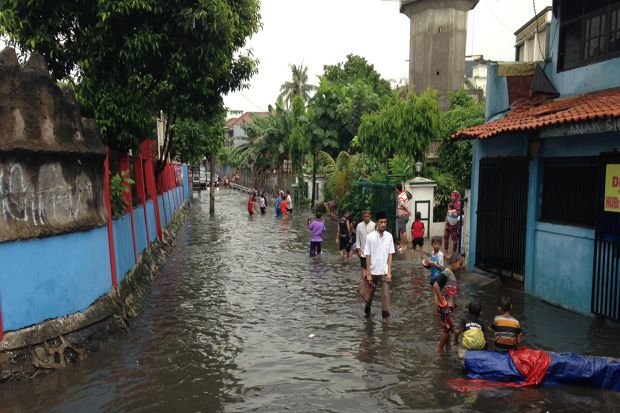 Hujan 30 Menit, Jakarta Barat Dibanjiri Genangan