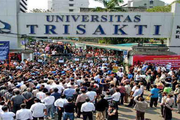 Pelantikan Pengurus Yayasan Baru Universitas Trisakti Ricuh