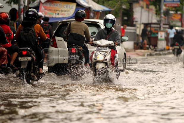 Diguyur Hujan Satu Jam, Genangan Tampak di Jakarta Pusat