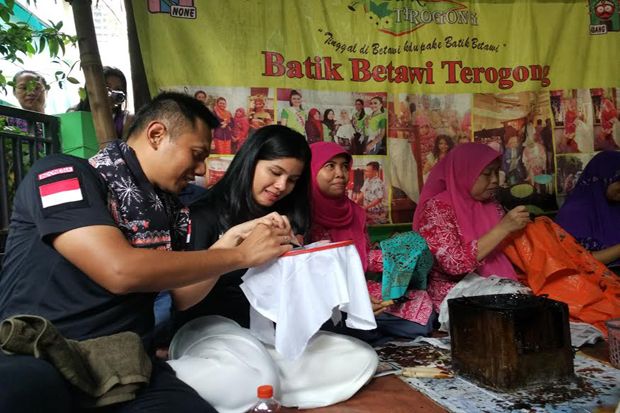 Jadi Gubernur DKI, Agus Janji Majukan Batik Betawi