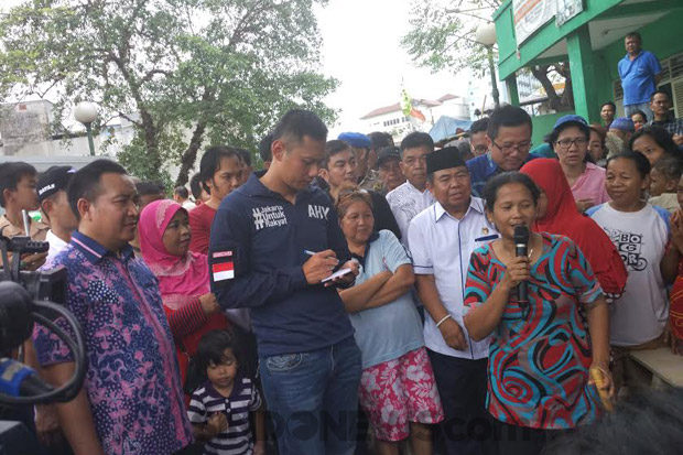 Agus Yudhoyono Sambangi Warga Gusuran Bukit Duri