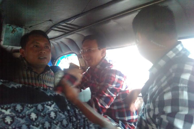 Ngacir Naik Mikrolet, Ahok Hentikan Blusukan di Rawa Belong