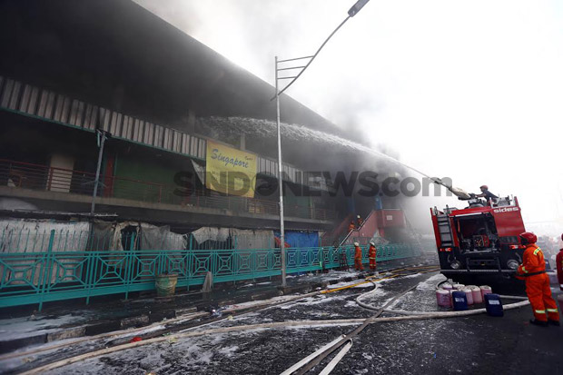 Kebakaran Pasar Senen, Api Masih Berkobar di Blok I