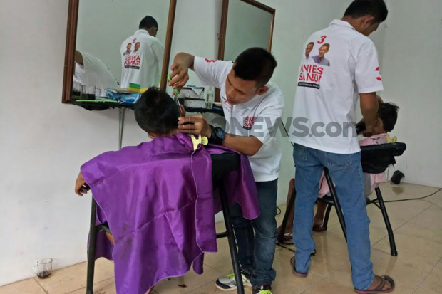 Pemilik Pangkas Rambut Senang Ikuti Program OK OCE Anies-Sandi