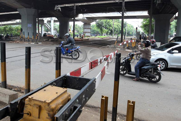 Bapak dan Anak Tewas Tertabrak Kereta Barang di Bekasi