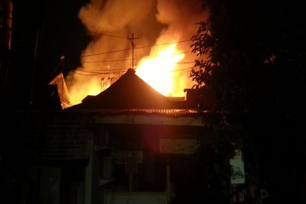Pemukiman Padat di Kwitang Terbakar, 22 Unit Damkar Diterjunkan