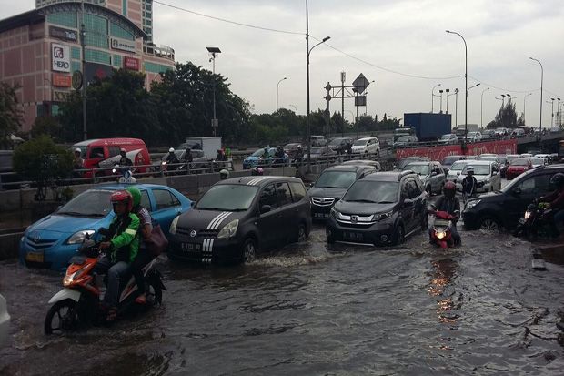 Curah Hujan Tinggi Penyebab Sejumlah Wilayah Jakarta Tergenang