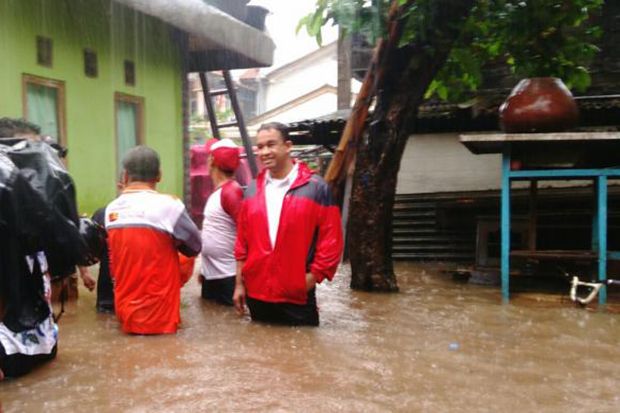 Sambangi Banjir Cipinang Melayu, Anies  Disambut  Gema Takbir