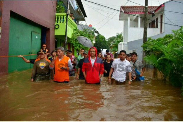 Anies Kunjungi Lokasi Banjir, Warga Merasa Diperhatikan