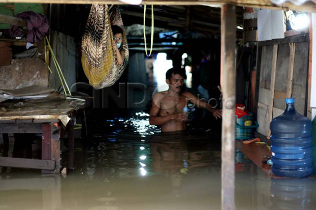 Sejumlah Wilayah di Jaksel Terendam Banjir hingga 80 Cm