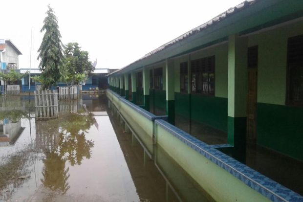 Banjir di Kabupaten Bekasi Merendam Dua Sekolah