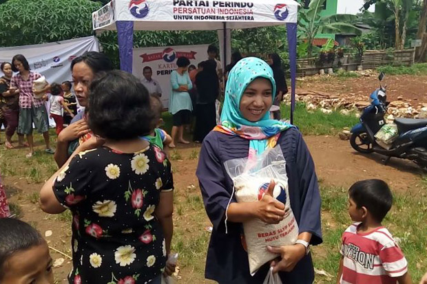 Warga Pejaten Terbantu dengan Bazar Murah Kartini Perindo