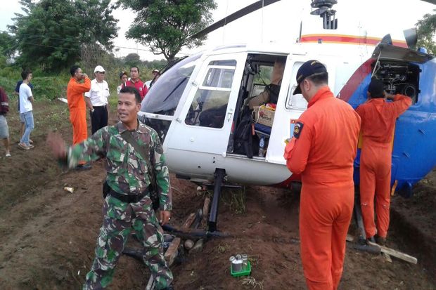 Helikopter Korlantas Polri Mendarat Darurat di Kebun Warga