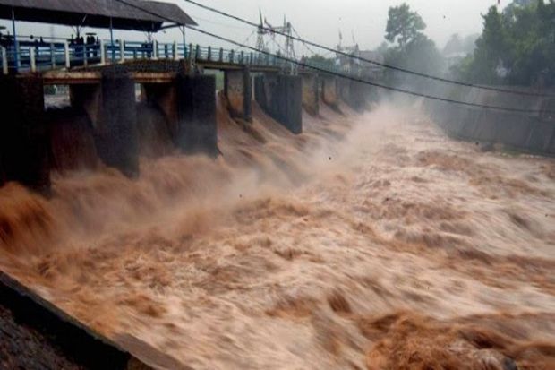 Katulampa Siaga 2, Waspadai Banjir Kiriman di Bantaran Sungai Ciliwung