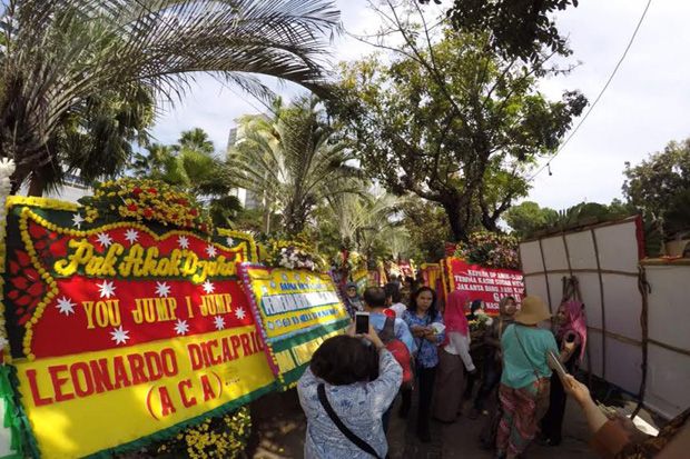 Stop Kirim Karangan Bunga ke Ahok, Lebih Baik Tanam Sejuta Bunga di Jakarta