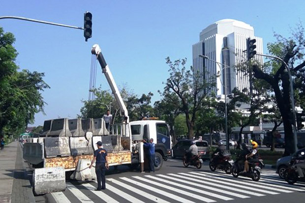 Aksi 55, Polisi Blokade Jalan Veteran