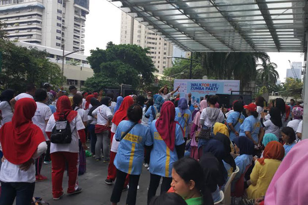 Ratusan Warga Jakarta Ramaikan Fun Walk PKPU di Plaza Semanggi