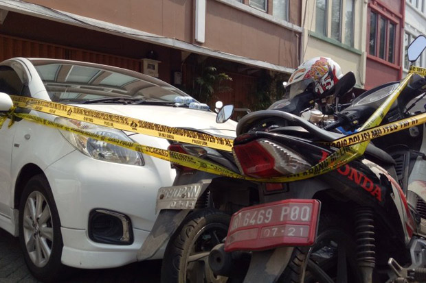 Polisi Sita Motor Pelat Merah di Parkiran Ruko Pesta Seks Kaum Gay