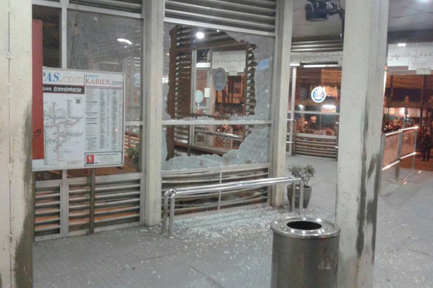 Saksi Mata Sebut Bom Meledak 2 Kali di Kampung Melayu