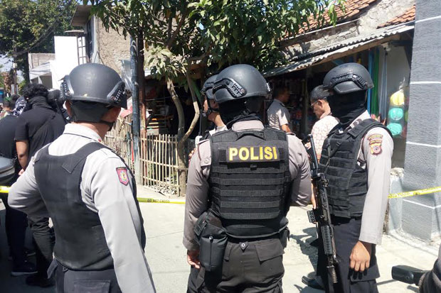 Pengeboman Kampung Melayu, Densus 88 Geledah Kontrakan di Bandung