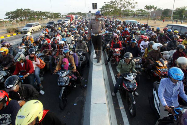 Diperkirakan Ada 23.000 Pemudik Sepeda Motor Melintas Jalan Kalimalang