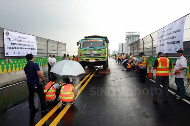 Jalan Layang Transjakarta Koridor 13 Aman Dilintasi