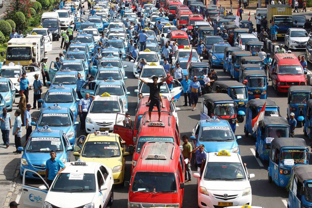 Organda DKI Nilai Angkutan Umum Online Membunuh Taksi Konvensional