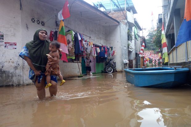 Bogor Hujan Deras, Warga Pondok Pinang Siaga Banjir Kiriman