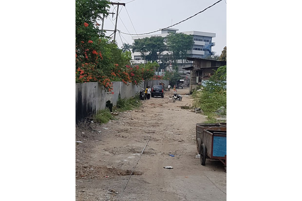 Jalan Dipatok, Aktivitas Kawasan Pabrik di Jatiuwung Terganggu