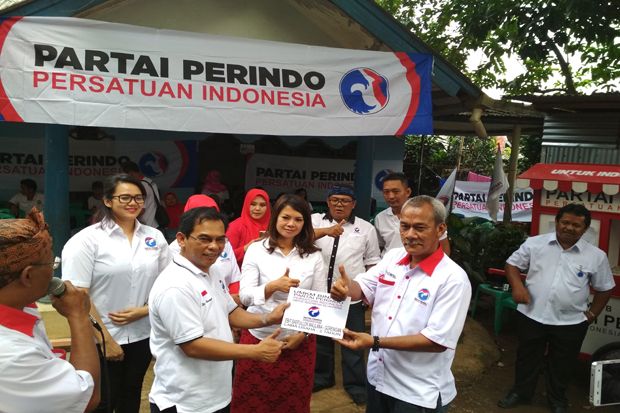 Perdana, DPP Perindo Bagikan Gerobak untuk UMKM di Kota Bogor