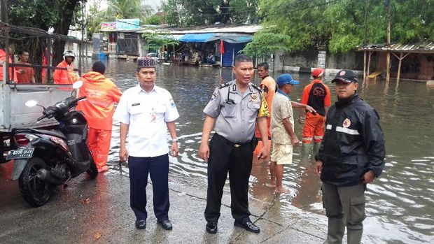 Tergenang Banjir, Hindari Jalan Patra Tanjung Duren