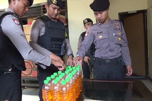 Operasi Miras di Menteng Dalam, Polisi Sita Ratusan Botol Ciu