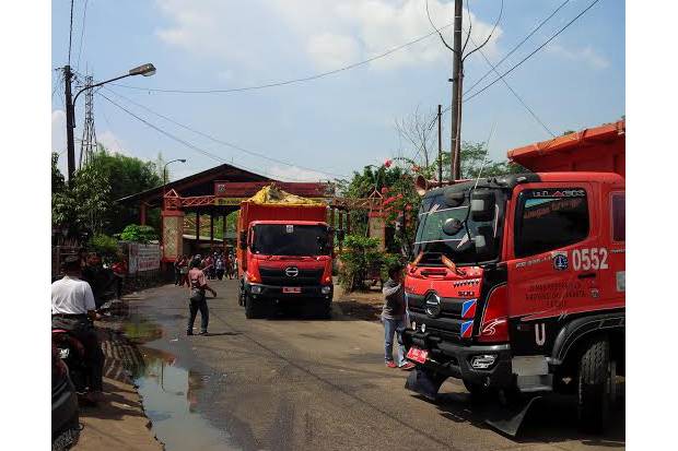 Truk Sampah Milik DKI Kembali Diserang di Bekasi Timur