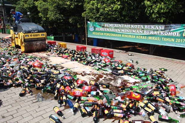 Dikonsumsi Usia Produktif, Peredaran Miras di Bekasi Mengkhawatirkan