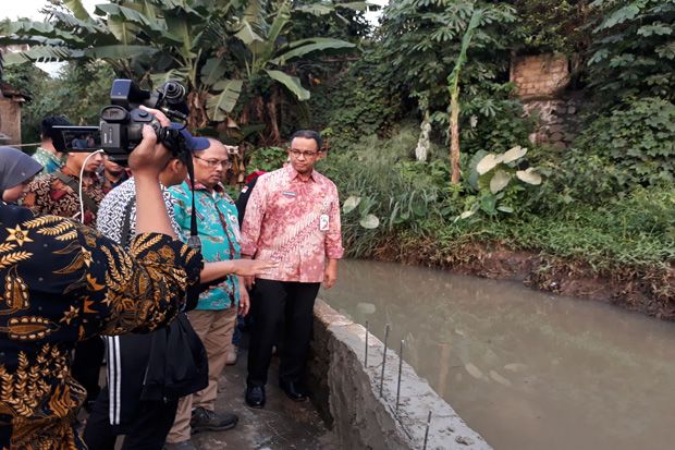 Atasi Banjir, Dinas SDA Minta Gubernur Anies Bongkar Bangunan Warga